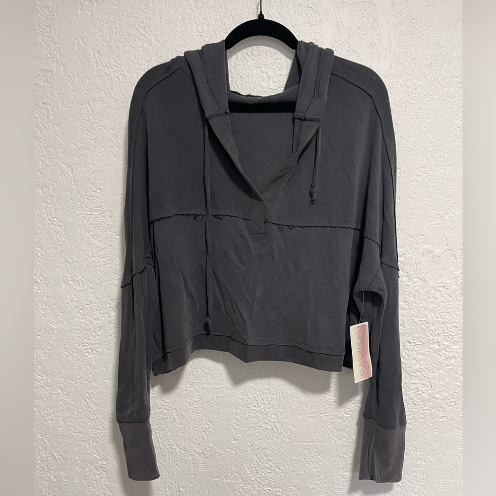 AS REVIVAL. LG (super flexible/flowy/soft fabric) Grey/Black. Cropped & comfy.